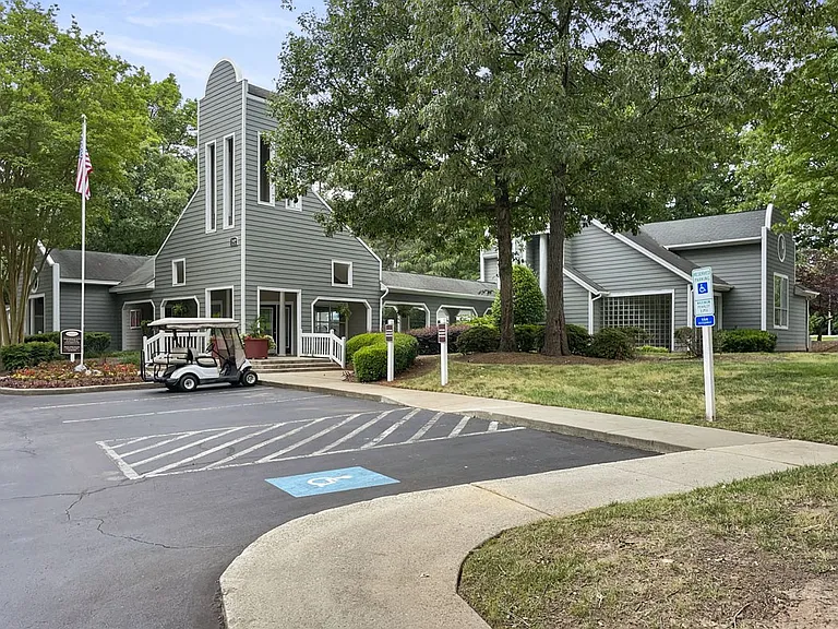Lexington Farms Apartments — Photo 7