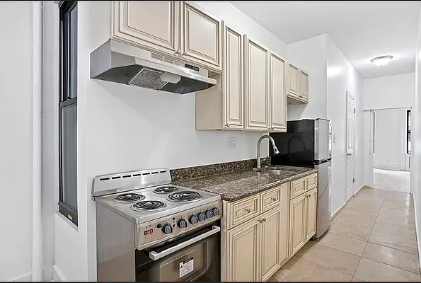 Rented by Douglas Elliman | media 17