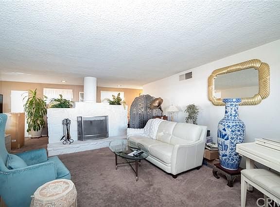 5th image of 450 Edgerton Dr