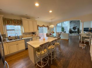 14 Fox Hollow Way, Andover, NJ 07821