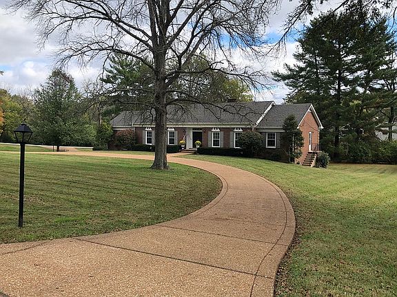 Aggregate circle driveway