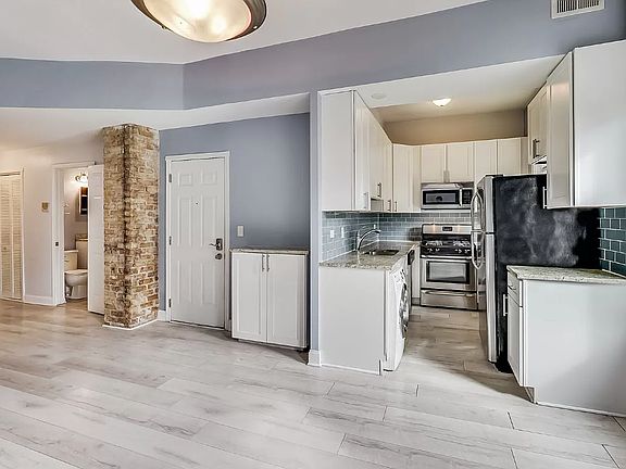 3rd image of 1414 N Noble St #11242346