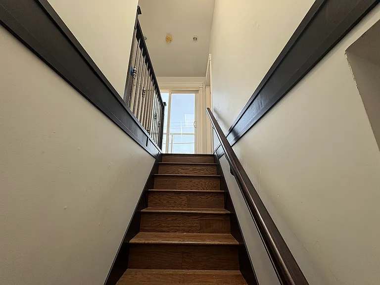 5772 Rhodes St — Photo 11