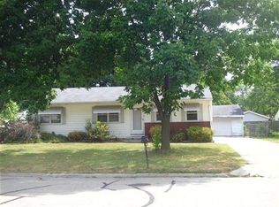 2353 Robinson Dr, Beloit, WI 53511