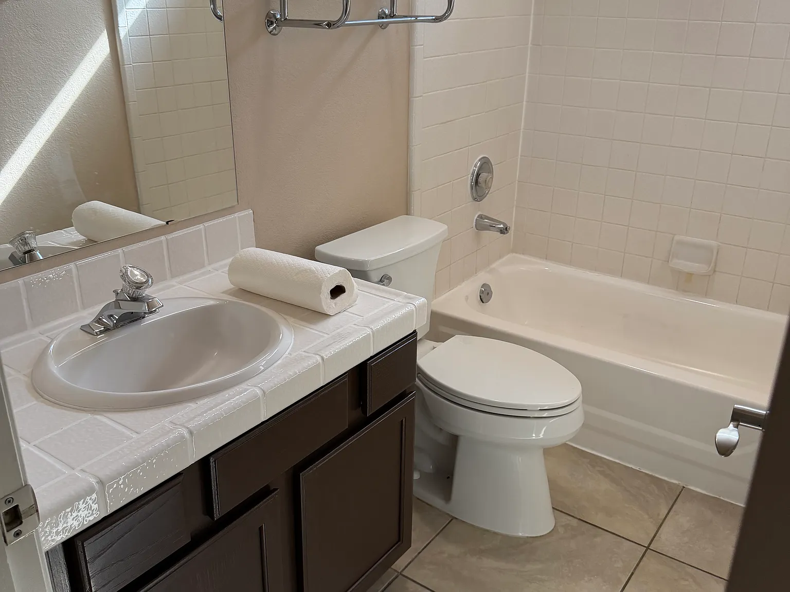 1288 E Linda Ln — Photo 3