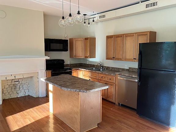 4th image of 122 Creekside Dr #A