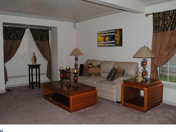5th image of 133 Lauren Pl