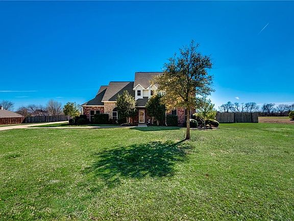2nd image of 1941 Thornberry Dr