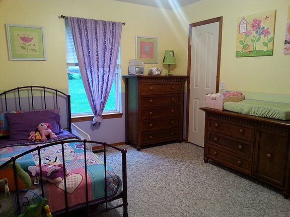 4th image of 239 Aspen Dr