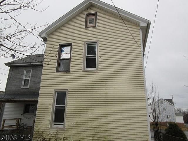 2nd image of 1926 12th Ave