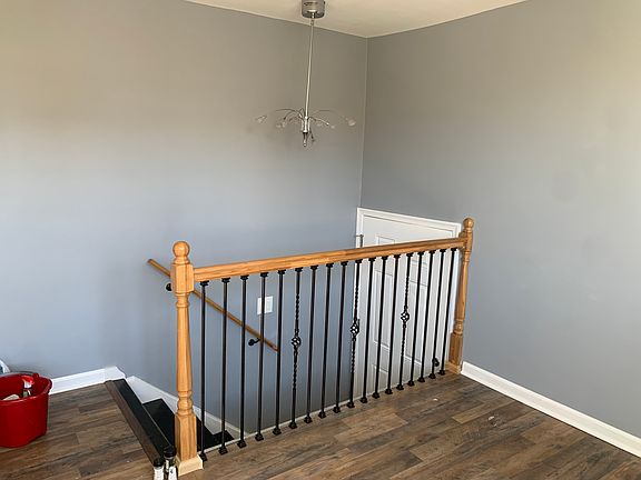 3rd image of 1621 Borbeck Ave Floor 2