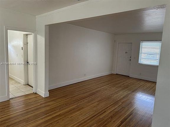 4th image of 904 Wallace St