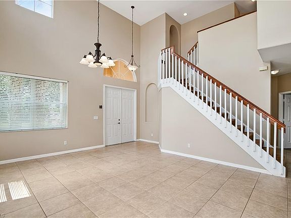 3rd image of 9385 Scarlette Oak Ave