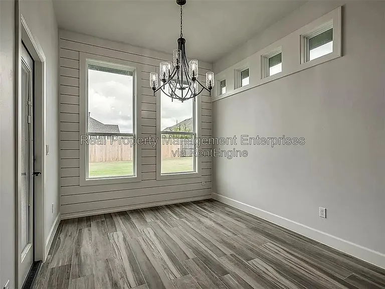 5933 NW 158th St — Photo 14