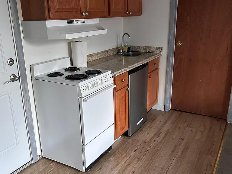 140 Highland Ave #10 — Photo 5