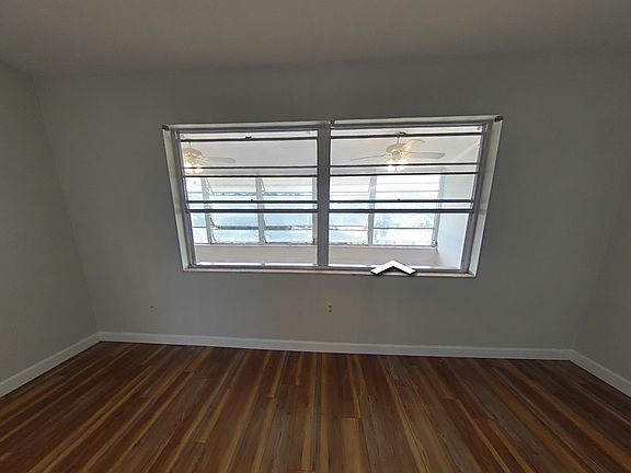 2nd image of 911 Washington Ave APT 303