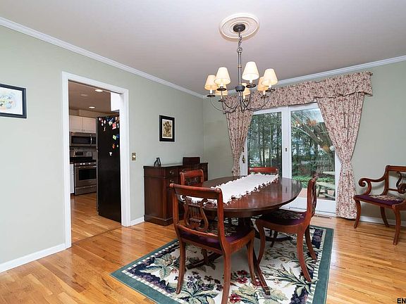 5th image of 56 Marsdale St