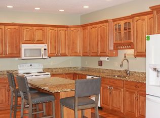 2617 Canterbury Rd, Muscatine, IA 52761