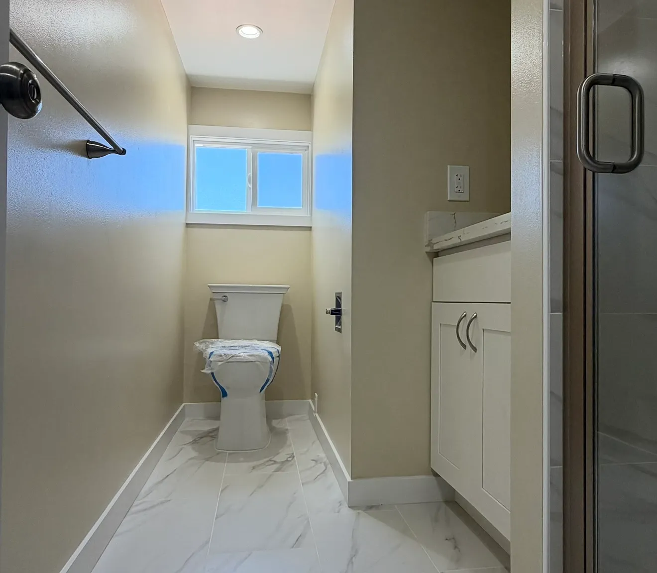 2 bed, 450 sqft, $2,700 — Photo 4