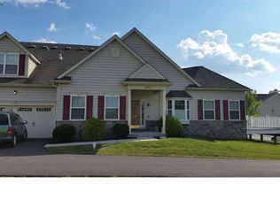 1050 Arbour Ln, Quakertown, PA 18951