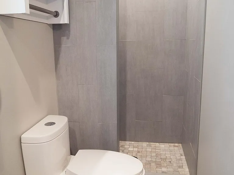 1502 Chase Ave — Photo 5