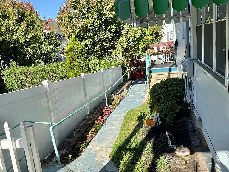 1012 N Webster Ave #1 — Photo 22