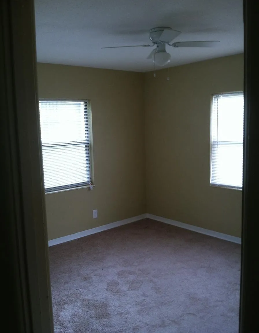 3 bed, 1074 sqft, $1,995 — Photo 3