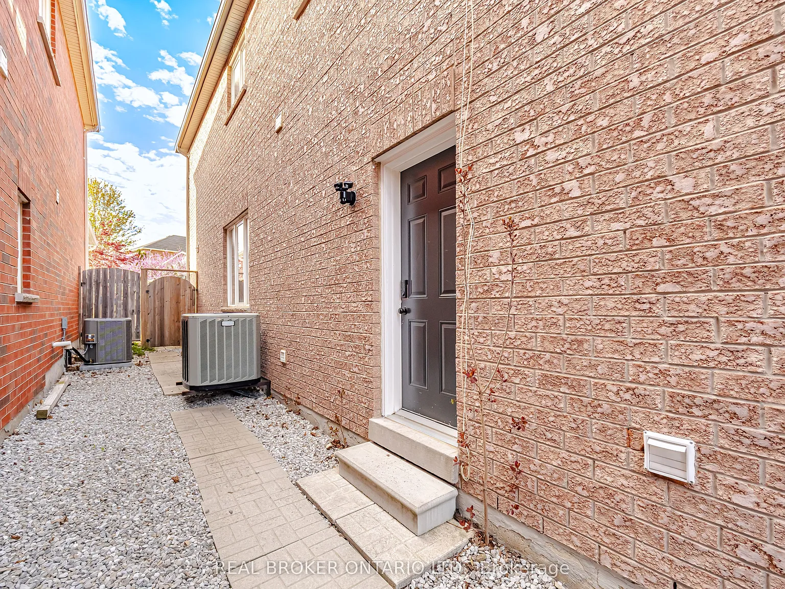 2 bed, $2,000 — Photo 4