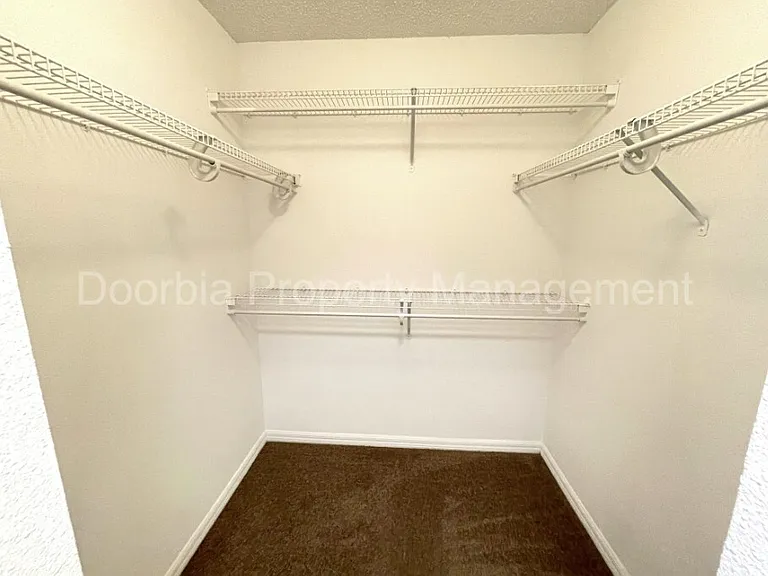 11098 Lord Taylor Dr — Photo 17
