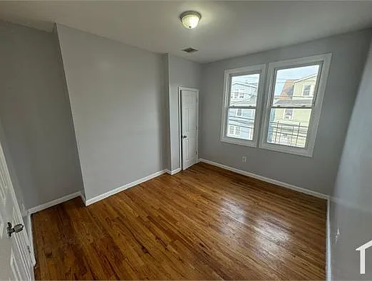 81 Smith St #2R — Photo 4