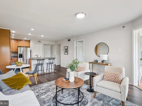 3315 Wyndham Cir APT 3223, Alexandria, VA 22302