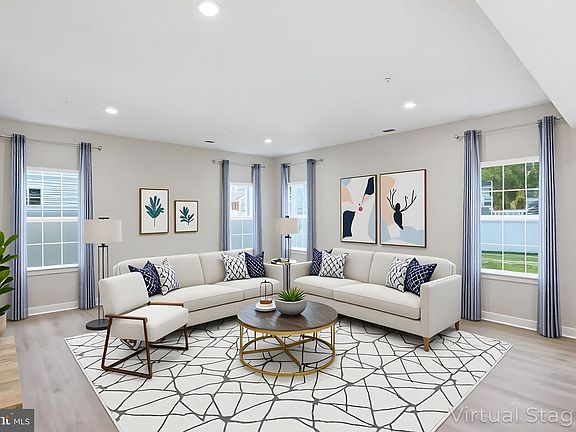 4th image of 108 Perrys Retreat Blvd