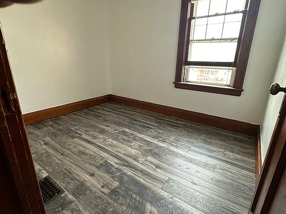2nd image of 2411 Willow Ave