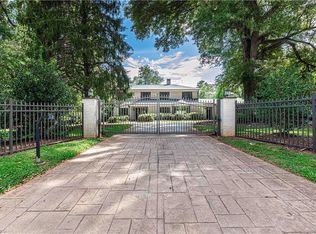 4601 W Friendly Ave, Greensboro, NC 27410