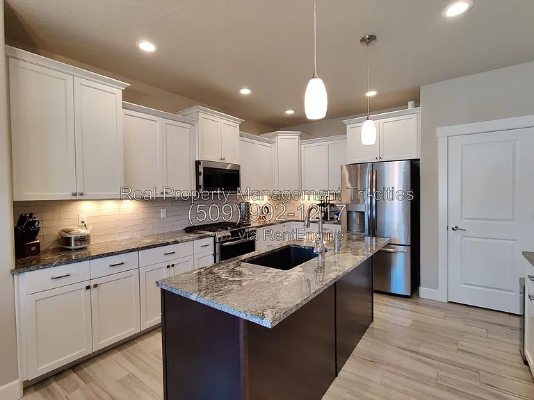 1108 S Kansas Pl — Photo 9