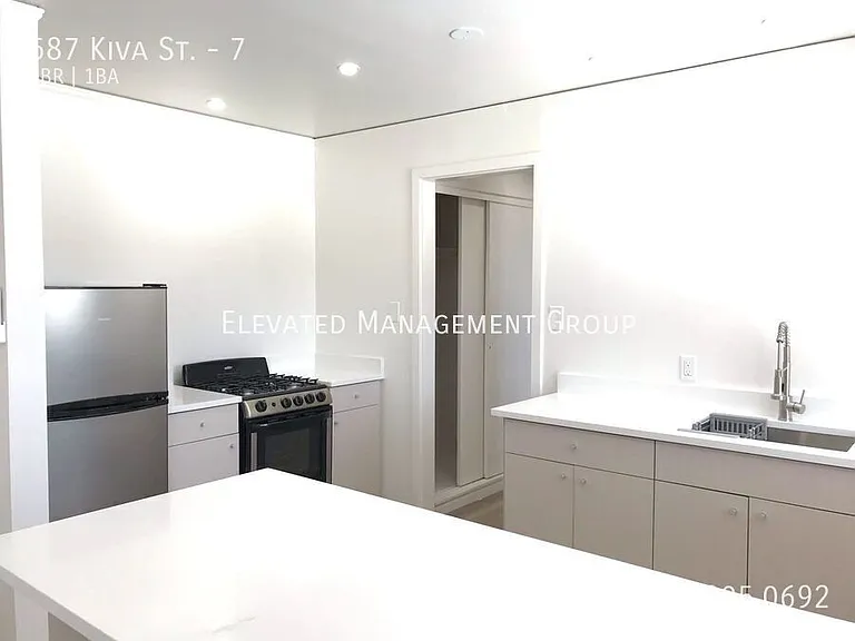 587 Kiva St #7 — Photo 7