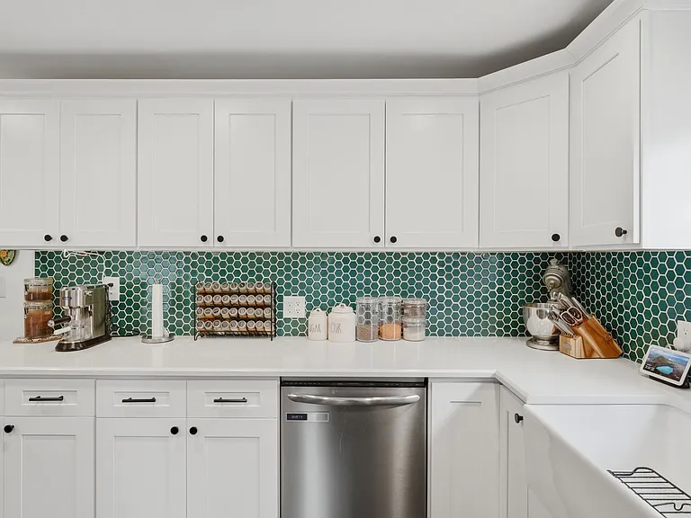 7 Fairview Ave — Photo 14