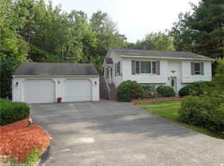 29 Terry Cir, Sabattus, ME 04280