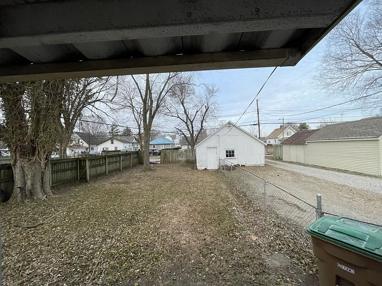 1028 Pennsylvania St — Photo 13