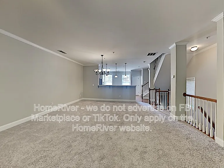 305 Williamson St SE — Photo 3