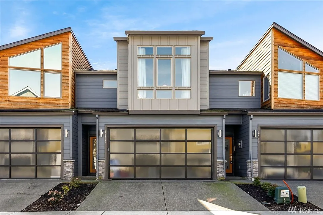 12315 NE 116th Way photo 1