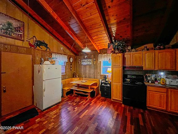 3rd image of 2121 Oaktree Ln