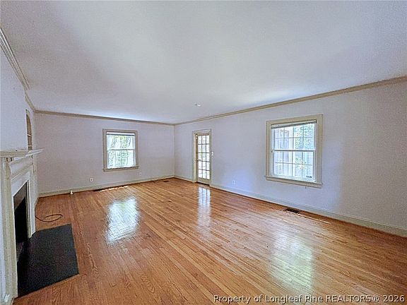 3rd image of 121 Magnolia Ave