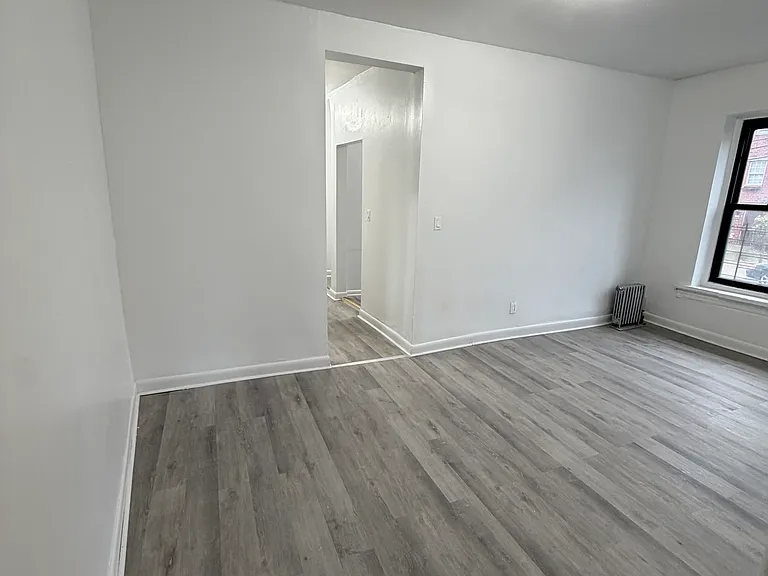 1841 Mohegan Ave #2 — Photo 2