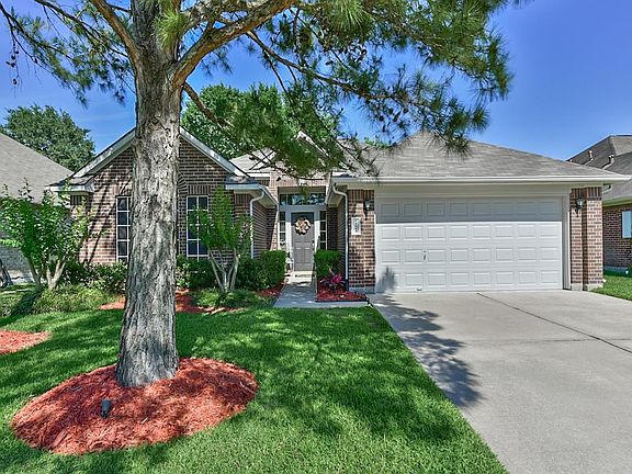 2nd image of 14914 Emerald Moss Ct