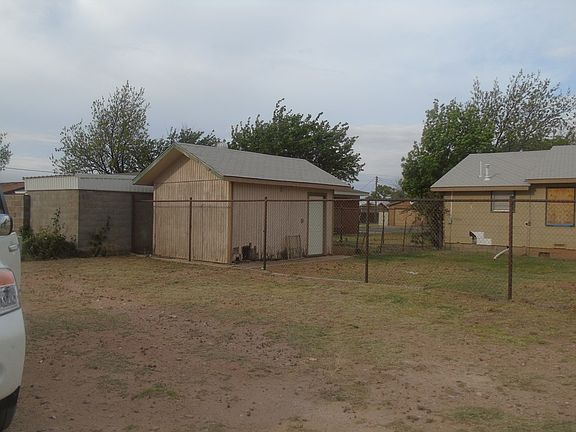 5th image of 2301 Brook Dr