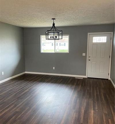 5th image of 301 Hillhaven Dr