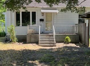 1010 Ann Eliza St, Pekin, IL