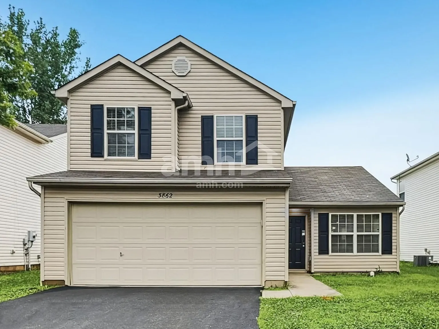3 bed, 2.5 bath, 1592 sqft, $2,205 — Photo 1