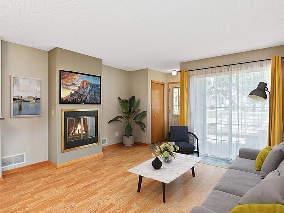 2nd image of 12932 Echo Ln